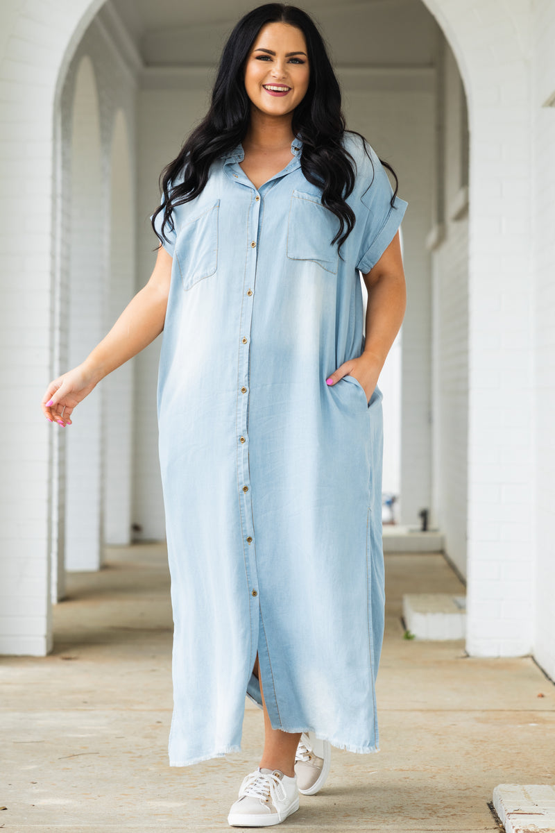 OOTD: Maxi Dress with Knotted Denim Shirt | The ELM Life